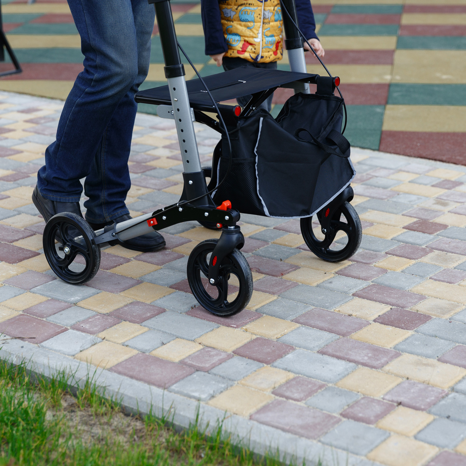 Ходунки-роллаторы Ortonica  XR 103 компактные до 136 кг - 18